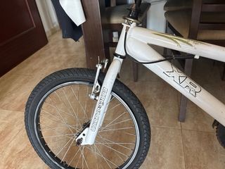 Bicicleta BMX Scree XR Acción