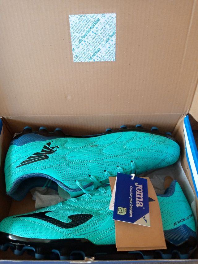 N 38 / Botas nuevas de fútbol Joma