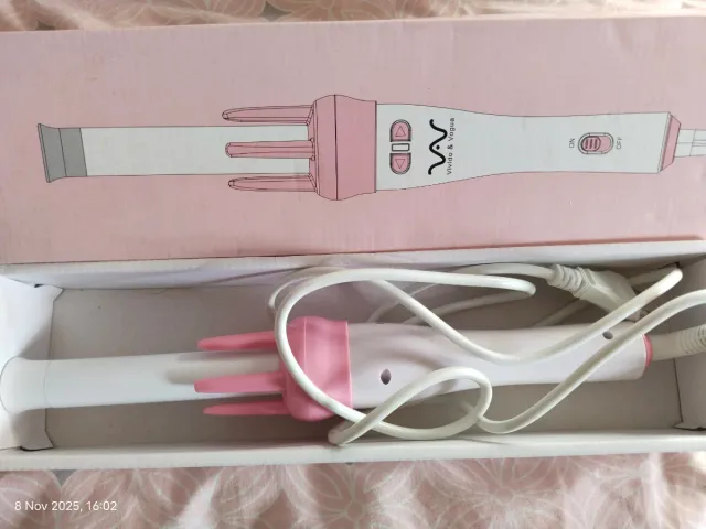 Sandalias plateadas y con tacones