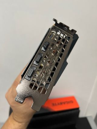 Gigabyte Radeon RX 7600 Gaming OC 8G AMD 8 Go DDR6