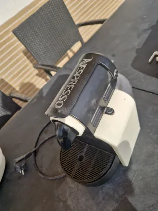 Cafetera Nespresso DeLonghi