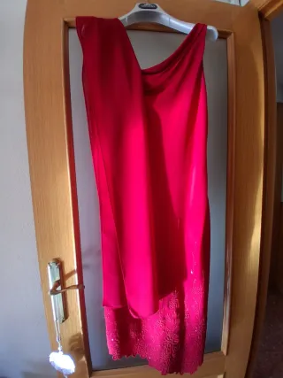 Vestido rojo fiesta con pedrería