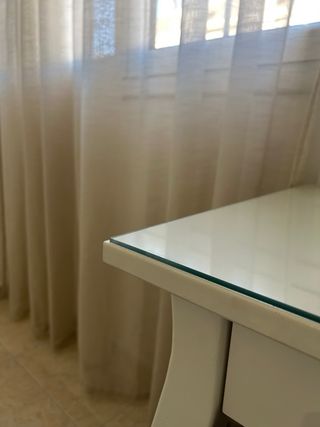 Tocador IKEA blanco con espejo ovalado