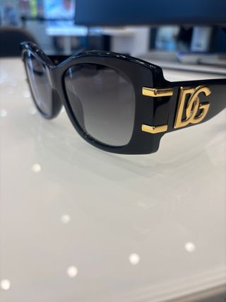 Gafas de sol Dolce & Gabbana DG negras y doradas