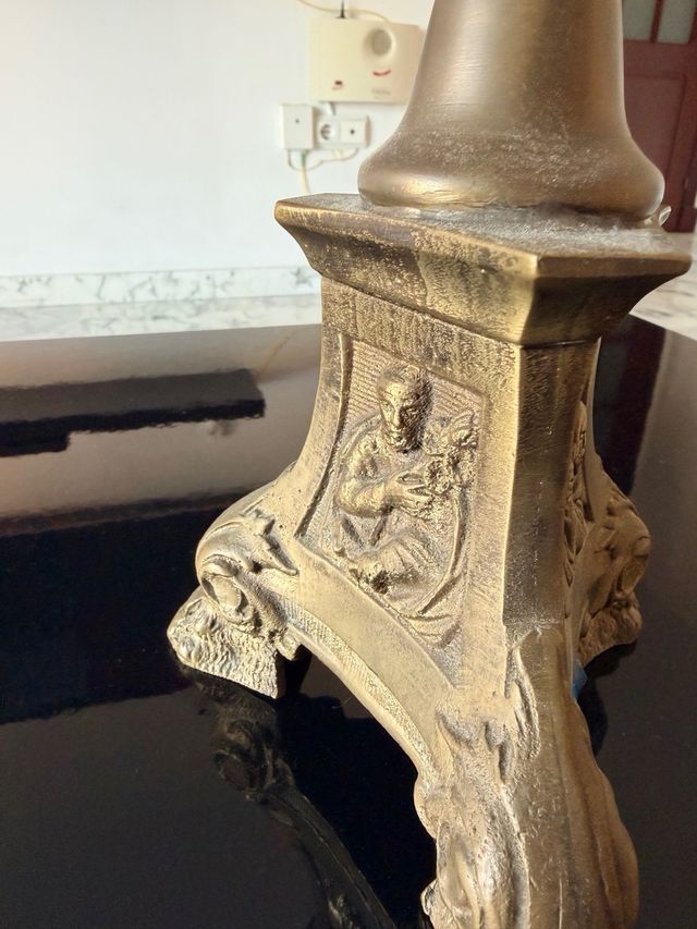 Lámpara de mesa bronce y tela