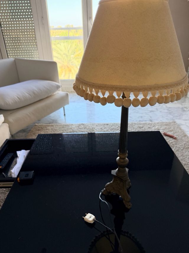 Lámpara de mesa bronce y tela