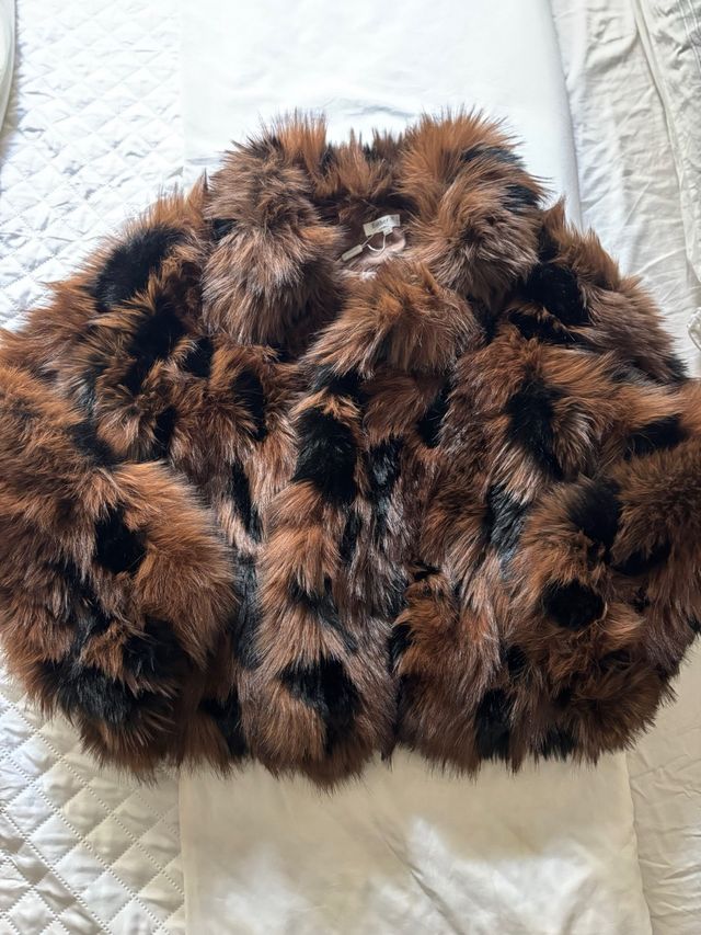 Abrigo pelo marrón/negro