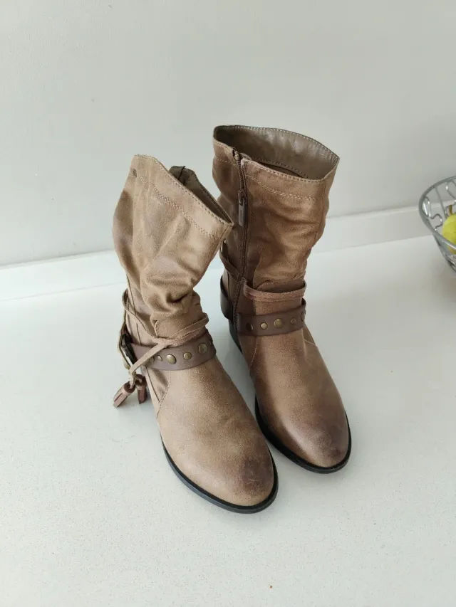 Botas Mustang Beige Talla 38 Nuevas