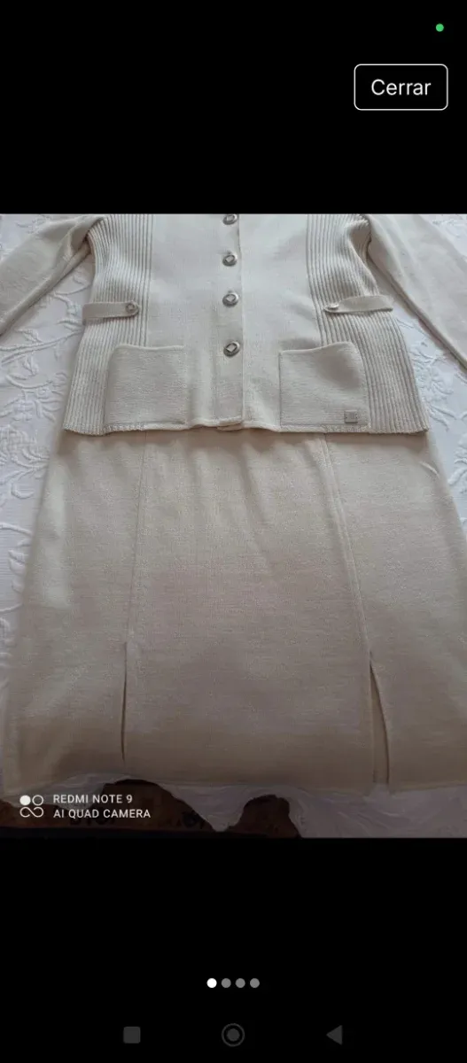 Traje Naulover chaqueta y falda beige