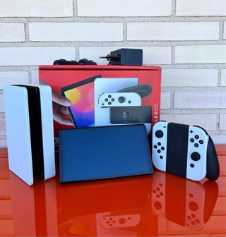 Nintendo Switch OLED Blanca y Negra