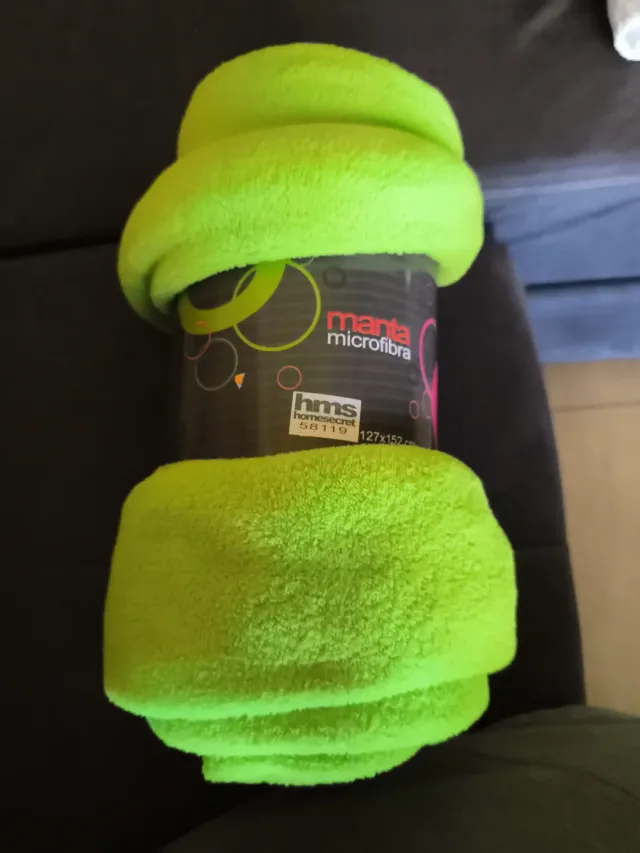 Manta Microfibra Verde 127x152cm