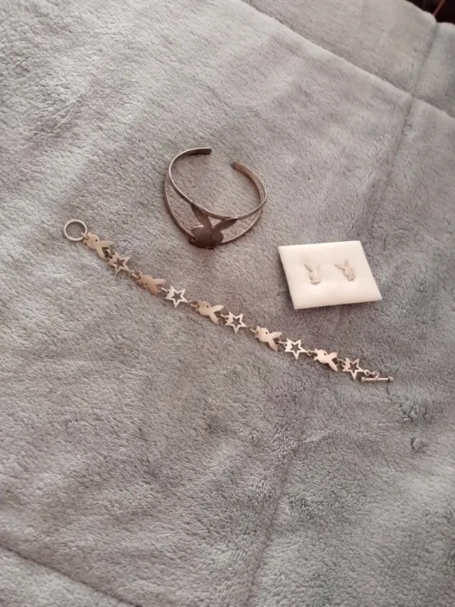 Conjunto Playboy: Pulsera, Collar y Pendientes