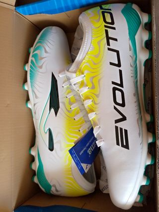 N 45 / Botas de fútbol nuevas Joma Evolution