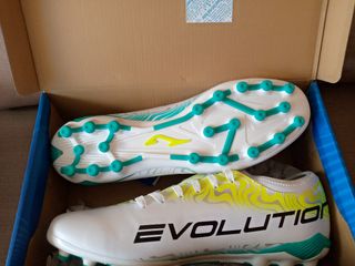 N 45 / Botas de fútbol nuevas Joma Evolution