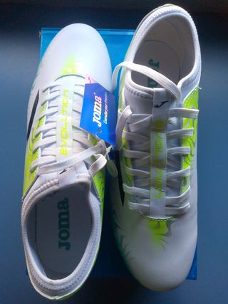 N 45 / Botas de fútbol nuevas Joma Evolution