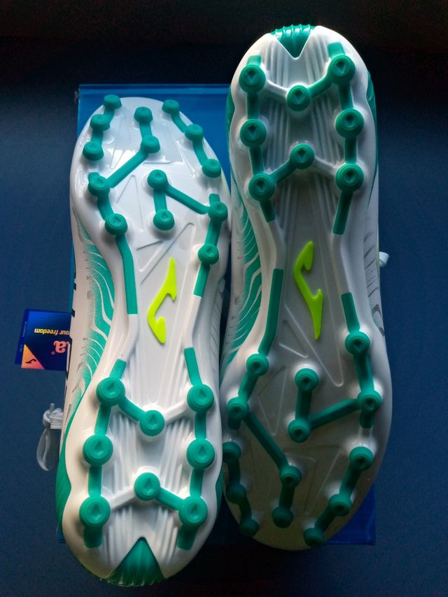 N 45 / Botas de fútbol nuevas Joma Evolution
