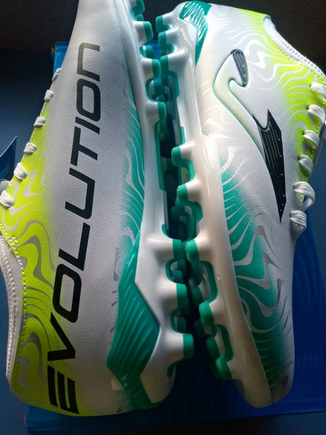 N 45 / Botas de fútbol nuevas Joma Evolution