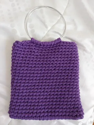 Borsa in fettuccia viola con manici ad anello