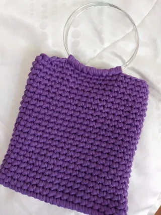 Borsa in fettuccia viola con manici ad anello