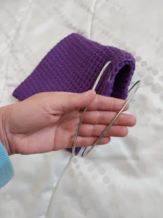 Borsa in fettuccia viola con manici ad anello