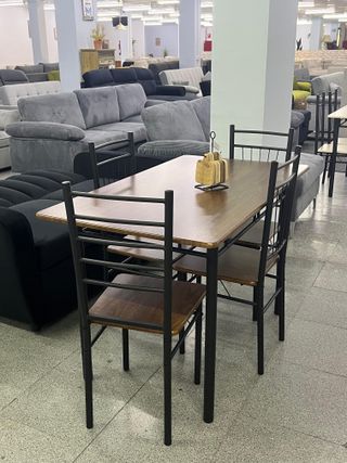 Mesa y sillas nuevas — ideal para comedor o cocina