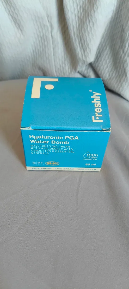 Freshly Hyaluronic PGA Water Bomb Crema Facial