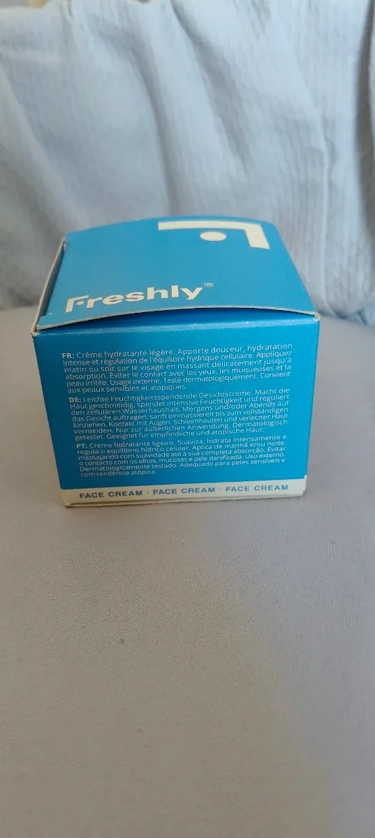 Freshly Hyaluronic PGA Water Bomb Crema Facial