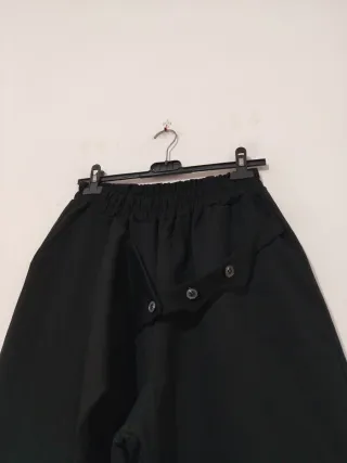 Pantaloni neri ampi