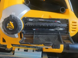 Sierra de calar Stanley 600W