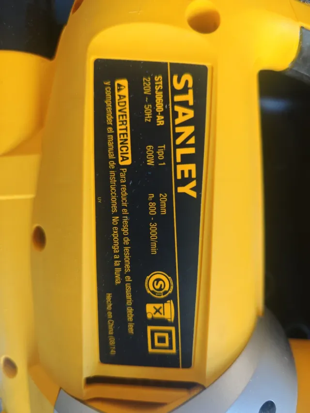 Sierra de calar Stanley 600W