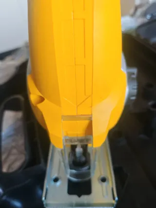 Sierra de calar Stanley 600W