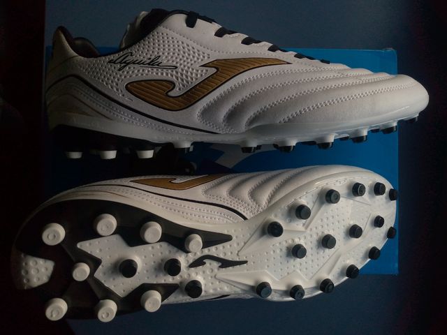 N 45 / Botas de fútbol nuevas Joma Águila