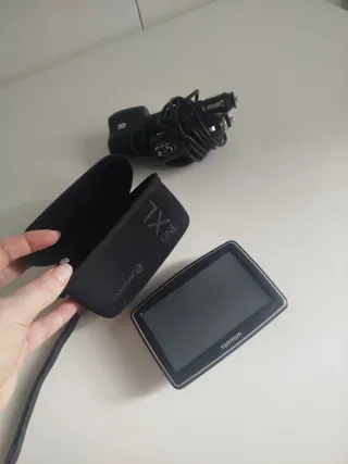GPS TomTom ONE con funda y cargador