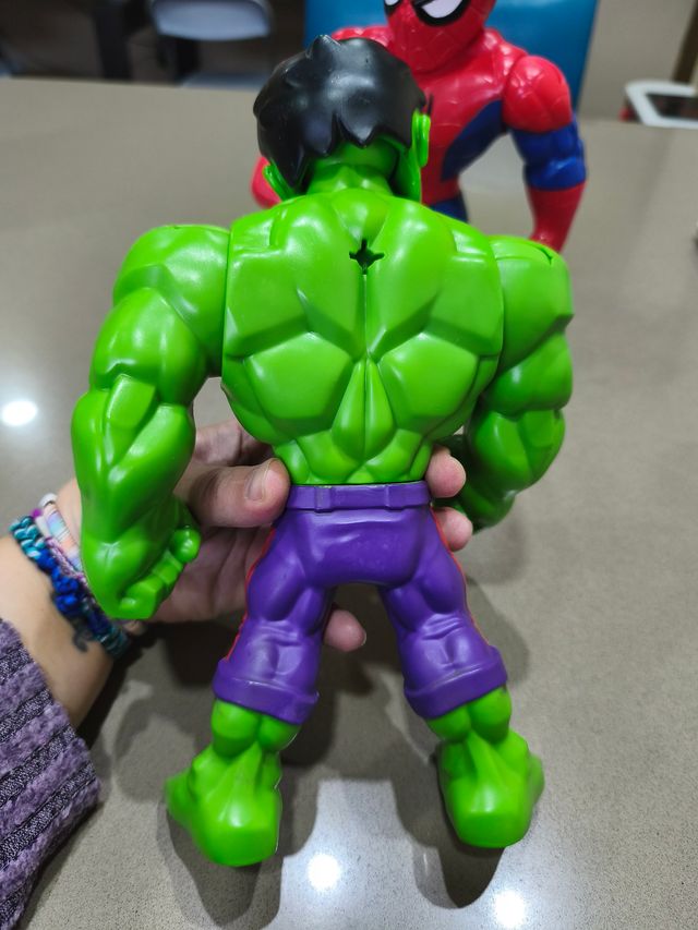 Figuras Spiderman y Hulk