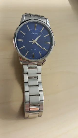 Reloj Casio Azul y Plateado