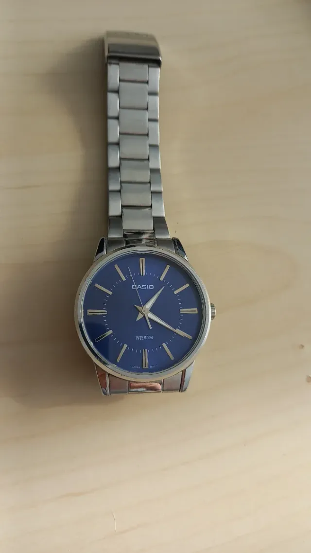 Reloj Casio Azul y Plateado