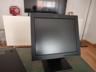 Lenovo M79 sobremesa Negro + Monitor IBM + Teclado