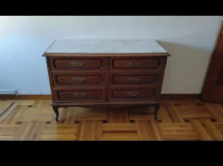 Conjunto Muebles Cómoda cajonera mesitas de noche.