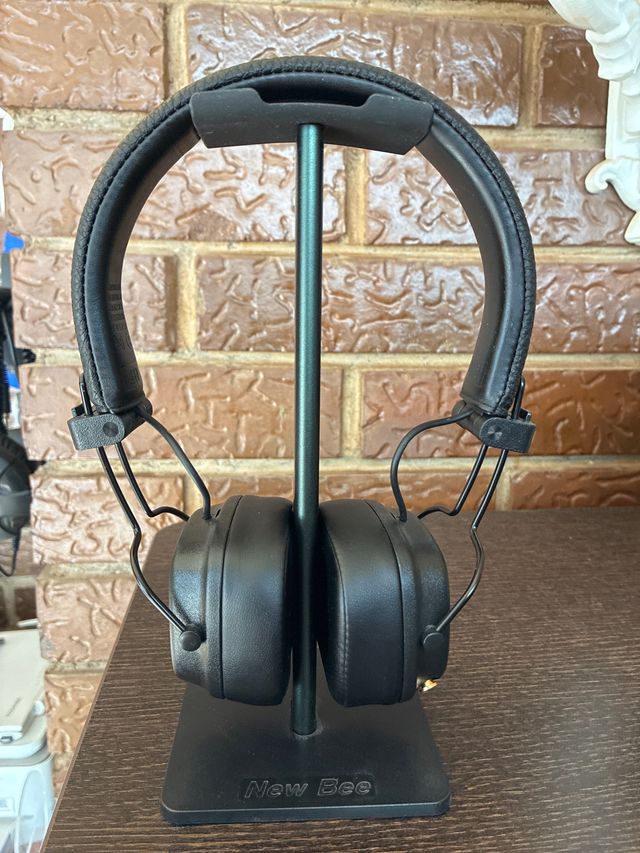 Soporte para auriculares New Bee