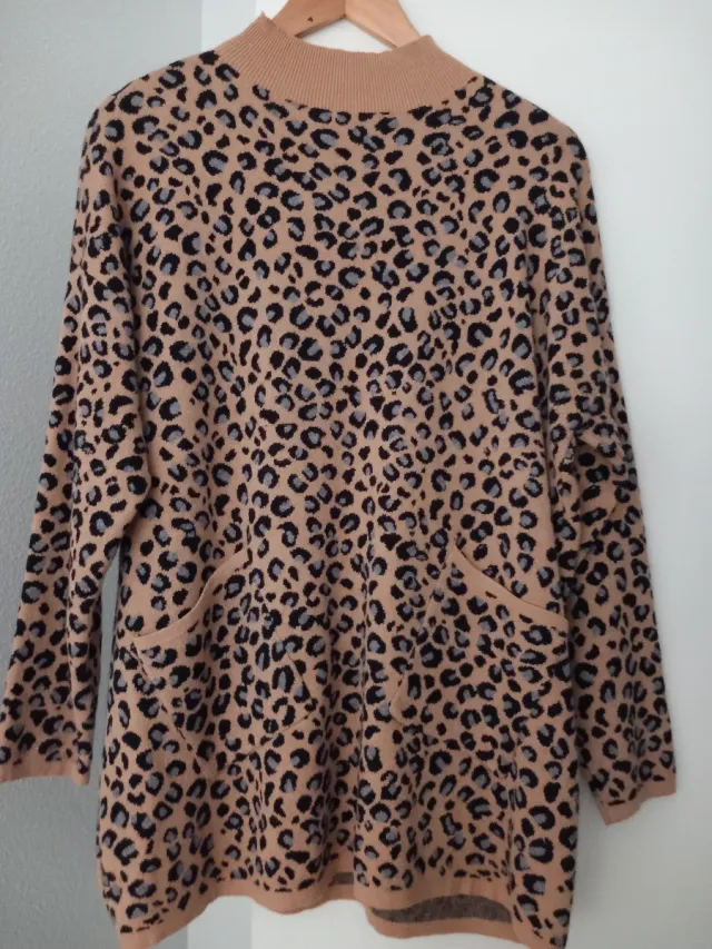 Jersey estampado leopardo beige y negro