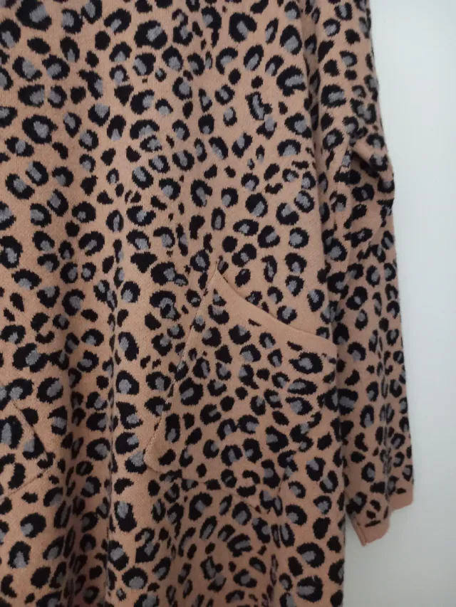 Jersey estampado leopardo beige y negro