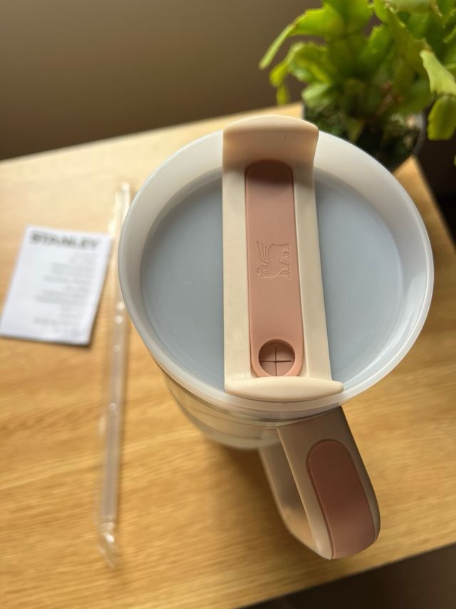 Garrafa Stanley Quencher H2.0 Bege/Rosa