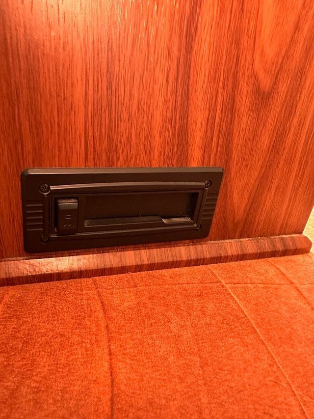 Ansonic Cadena con Tocadiscos