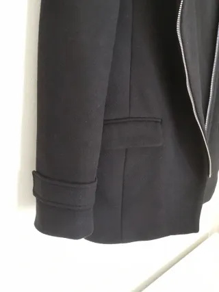 Chaquetón Unit negro con capucha Talla S