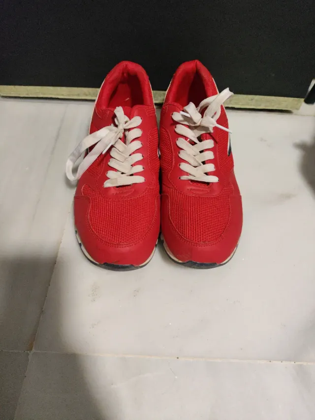Zapatillas deportivas rojas talla 42