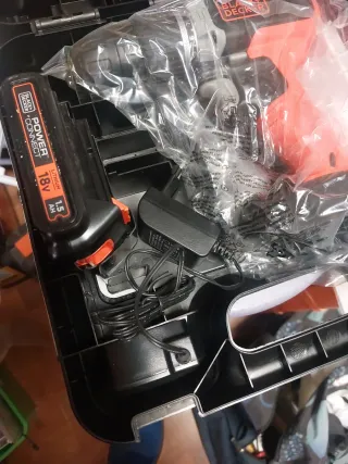 Taladro Black+Decker 18V con maletín