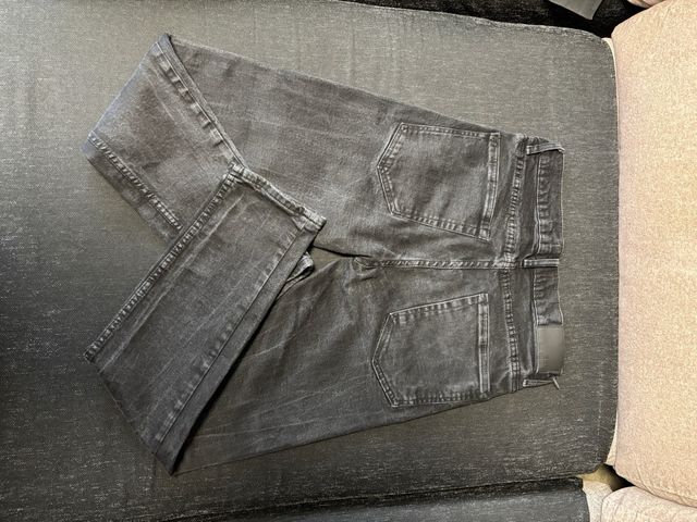 Pantalones vaqueros largos grises