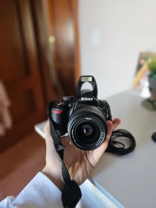 Cámara Nikon D3100 + Accesorios