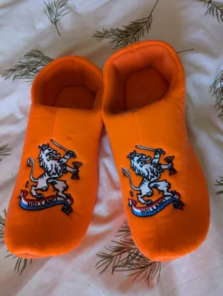 Zapatillas de casa naranjas NUEVAS De 42 a la 44