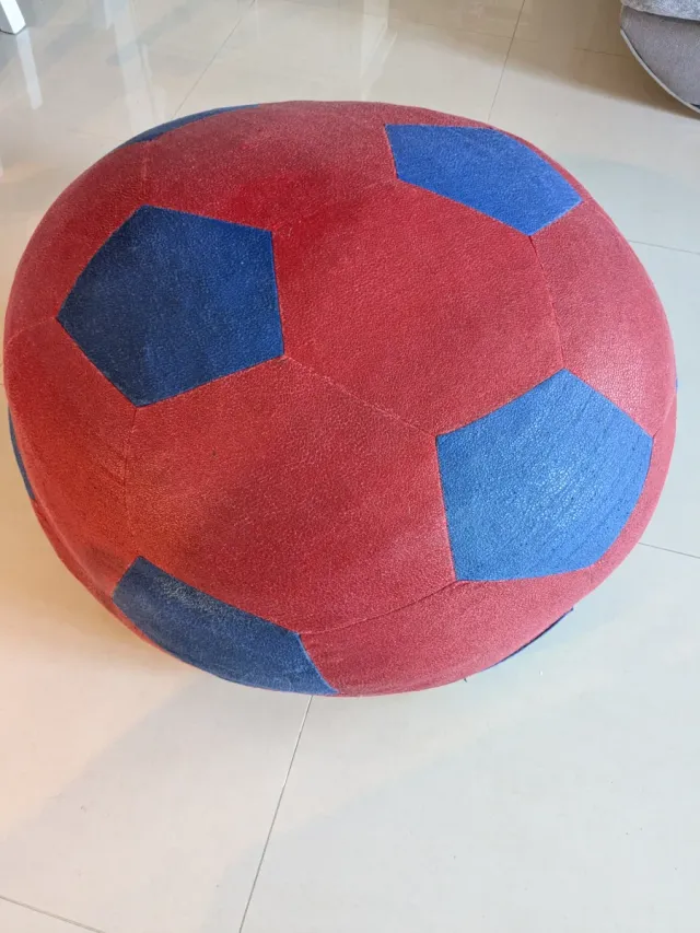Puff de piel pelota de fútbol